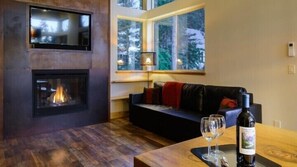 Interior - Scenic Wonders Alpenglow 3 Two Bedrooms (Yosemite National Park)