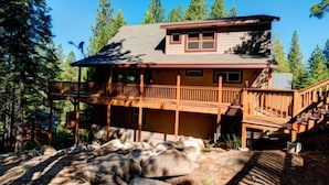Front of property - Scenic Wonders Alpine Aerie 3 Bedrooms (Yosemite National Park)