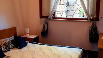 1 habitación, wifi y ropa de cama