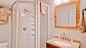 Kabin | Kamar mandi | Pengering rambut, handuk,  dan sabun