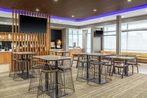 含每日外帶早餐