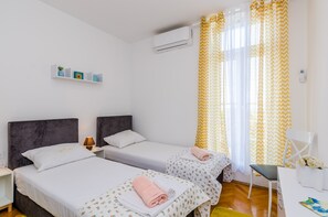 Strykjärn/strykbräda, wi-fi och sängkläder