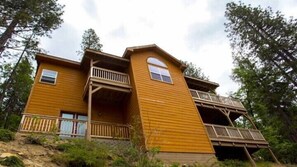 Front of property - Scenic Wonders Birds Eye Vista 3 Bedroom (Yosemite National Park)