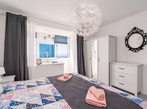 1 chambre, fer et planche Ă repasser, Wi-Fi, draps fournis