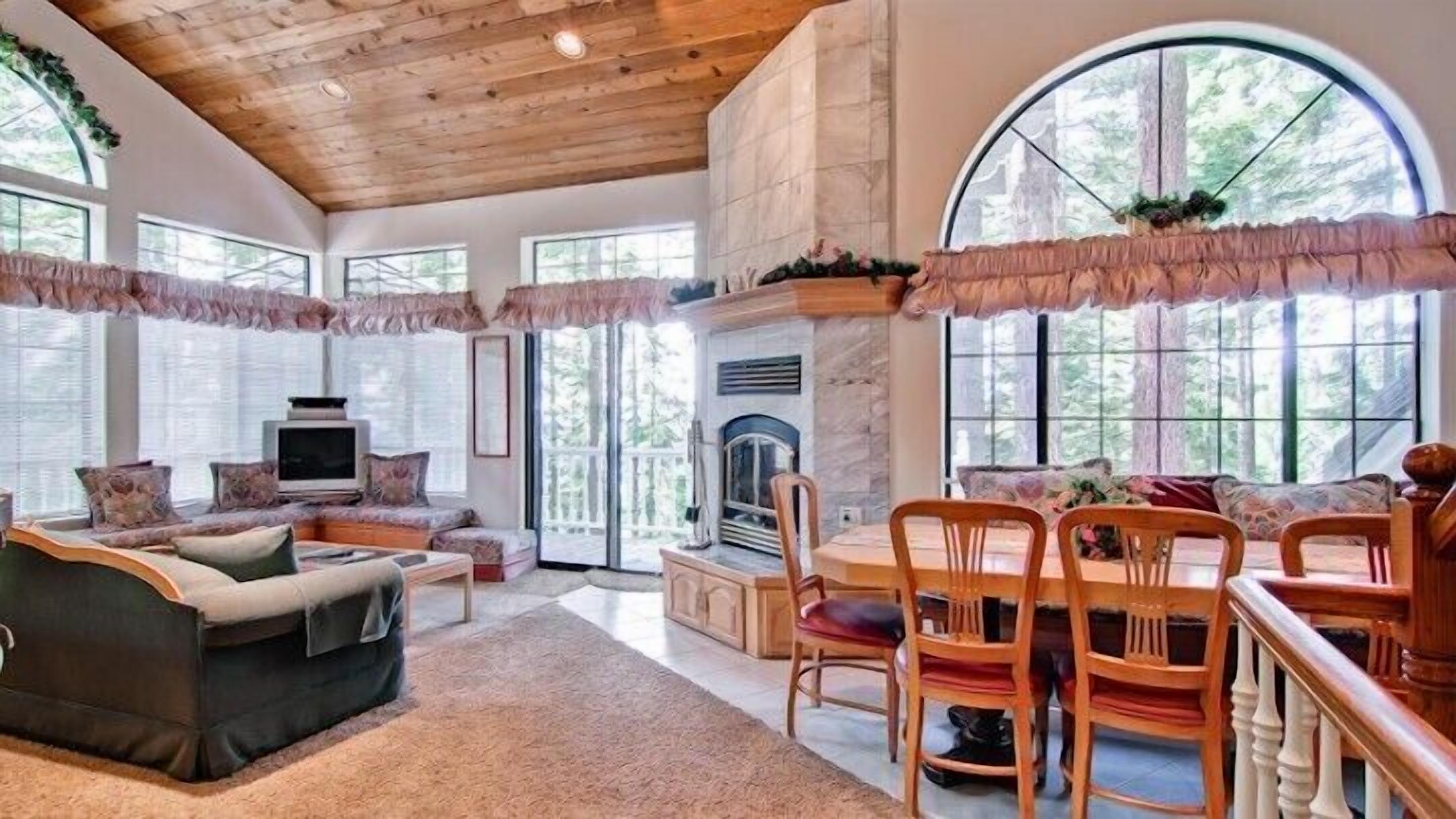 Cabin | In-room dining