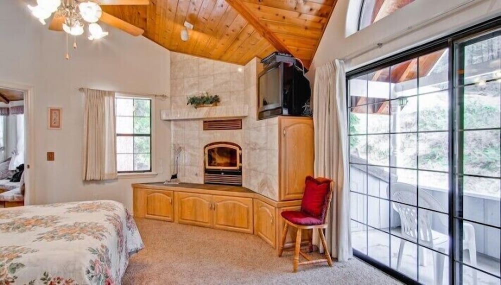 Scenic Wonders Lodging, Cabins and Rentals for Yosemite by null