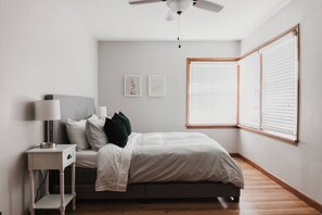 4 bedrooms, desk, iron/ironing board, WiFi