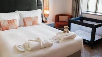 Habitación familiar, 1 cama Queen size | Ropa de cama hipoalergénica y minibar