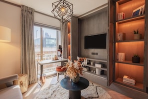 42-inch Smart TV with cable channels, TV, Netflix - Hart Shoreditch Hotel London, Curio Collection by Hilton (London)