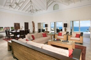 テレビ、DVD プレーヤー