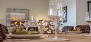 Herdplatte, Geschirrspüler, Kochgeschirr/Geschirr/Besteck