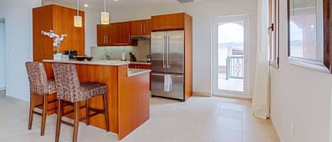 เตาประกอบอาหาร, เครื่องล้างจาน, เครื่องครัว/จาน/ช้อนส้อม