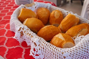 Ilmainen päivittäinen buffetaamiainen