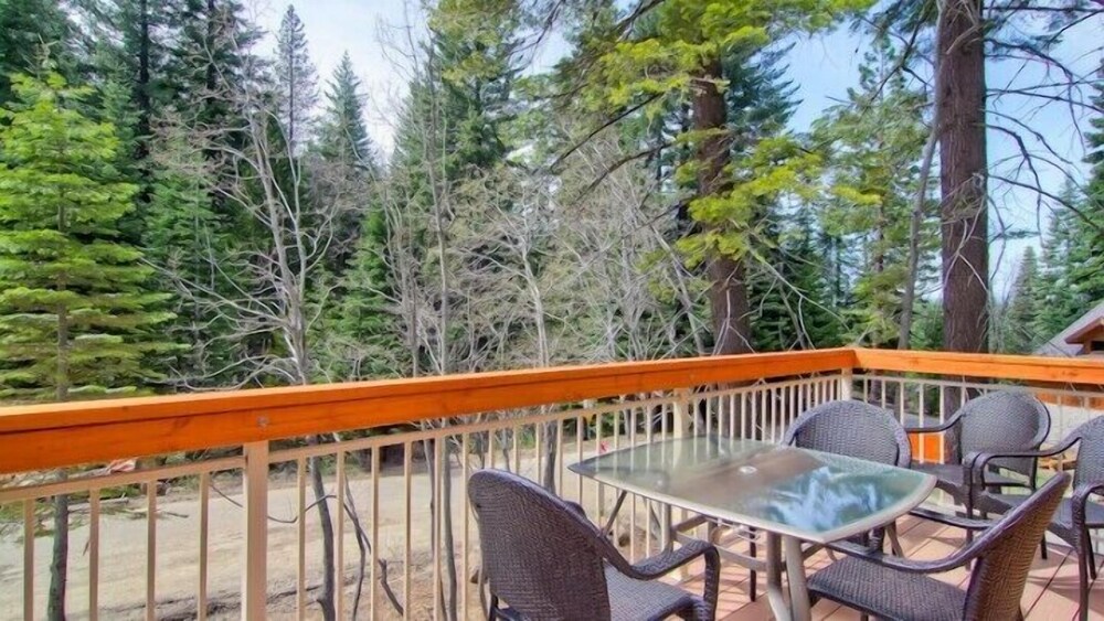 Scenic Wonders Lodging, Cabins and Rentals for Yosemite by null