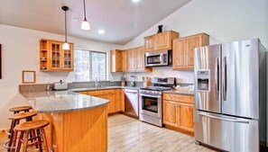 小屋 | 私人厨房 | 大冰箱、微波炉、烤箱、炉灶