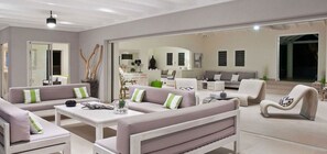 TV, DVD player - Villa Giselle (Les Terres Basses)