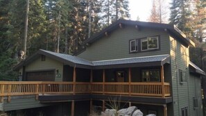 Front of property - Scenic Wonders Dogwood Manor 3 Bedrooms (Yosemite National Park)