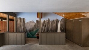 Interior - Scenic Wonders Falcon's Nest 3 Bedrooms (Yosemite National Park)