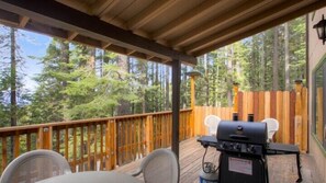 Terrace/patio - Scenic Wonders Fiske Cabin 3 Bedrooms (Yosemite National Park)