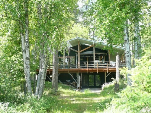 Papa's Place - A secluded lake front property on the edge of Whitefish