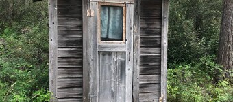 Papa's Place - A secluded lake front property on the edge of Whitefish