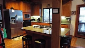 Cabane (Mystic Views) | Cuisine privée | Grand réfrigérateur, micro-ondes, four, plaque de cuisson