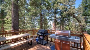 Terrace/patio - Scenic Wonders Mystic View 3 Bedrooms (Yosemite National Park)