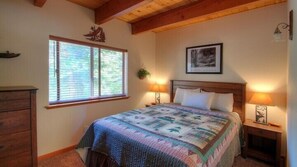 Cabin (Mystic Views) | 3 bedrooms