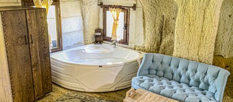 Heritage Cave Suites