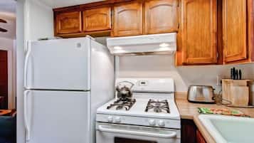 ์บ๋น (Pinetree Retreat) | ์ ์ฉ ์ฃผ๋ฐฉ | ๋์ฉ๋ ๋์ฅ๊ณ , ์ ์๋ ์ธ์ง, ์ค๋ธ, ์๊ธฐ ์ธ์ฒ๊ธฐ