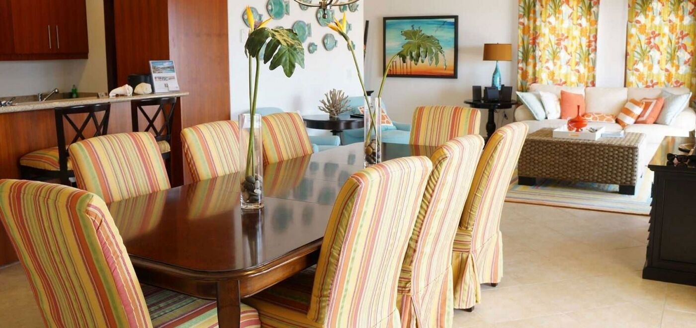 Kokeplater, oppvaskmaskin og kjøkkenutstyr