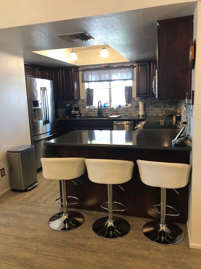 Cntrl Tucson Home, Salt Water Pool, Hot Tub, Bike Path, 3mi to UofA TPT 20128463