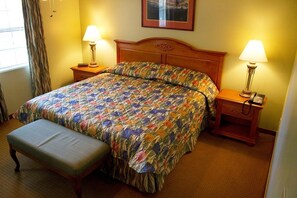 2 bedrooms, in-room safe, iron/ironing board, WiFi - Two Bedroom Luxury Condo, Pigeon Forge, TN (1742547) (Pigeon Forge)