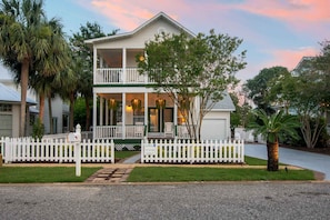 Unclassified image, 5 of 139, button - The Charleston Experience-Free PoolHeat N GolfCart (Destin)