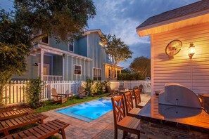 Unclassified image, 5 of 139, button