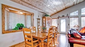 Cabin (Serenity Pines) | In-room dining