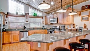 Cabin (Serenity Pines) | Private kitchen | Coffee/tea maker, full-size fridge, microwave, oven