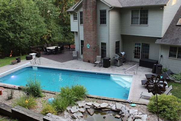 Piscina a l'aire lliure i piscina climatitzada