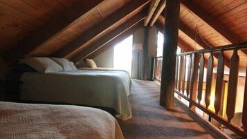 Cabin (Tree House Lodge) | 2 bedrooms, free WiFi