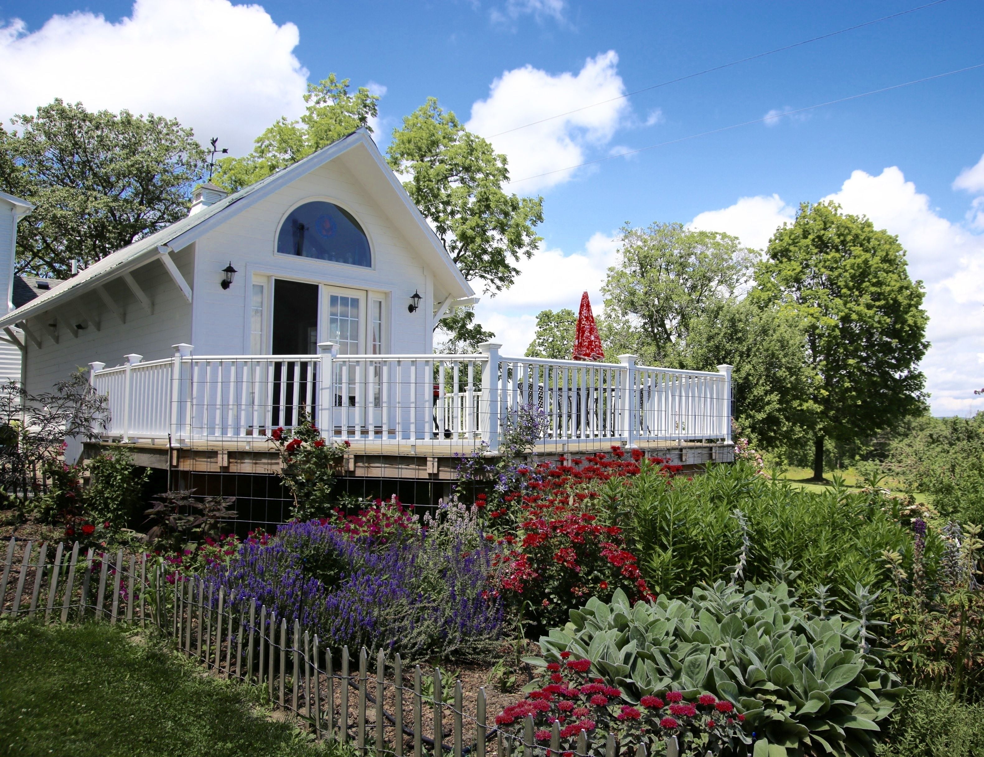 Romantic Cottage | Front of property