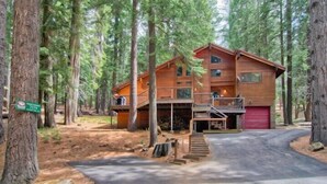 Front of property - Scenic Wonders Crossroad Cabin 3 Bedroom (Yosemite National Park)