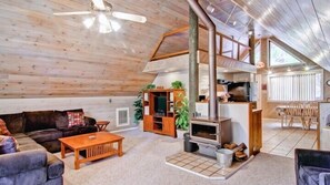 Cabin (Yosemite Escape) | Living room