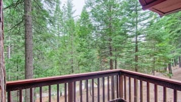 ํ
๋ผ์ค/ํํฐ์ค