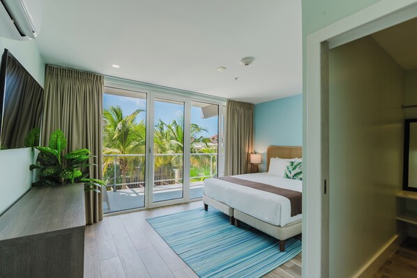 6 bedrooms, iron/ironing board, WiFi, bed sheets