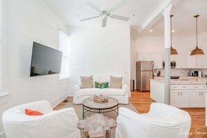 Televisión, videojuegos, futbolito y tenis de mesa 