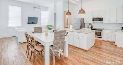 Spacious 2 King Bedroom Condo with Pool