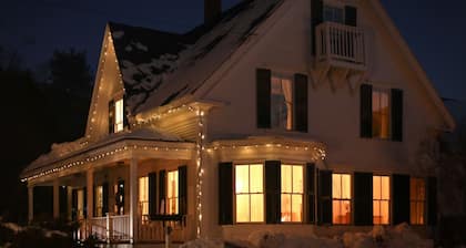 ★ NUEVO ★ Gran casa histórica con 6. 5 BAÑOS: cerca del esquí, en el río, con bañera de hidromasaje