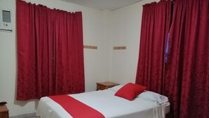 WiFi (free), bed sheets - Hotel Los Rivera (David)