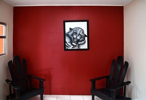 Businesshuoneisto, 1 parisänky, tupakointi kielletty, parveke | 2 makuuhuonetta, yksilöllisesti sisustettu, yksilöllisesti kalustettu