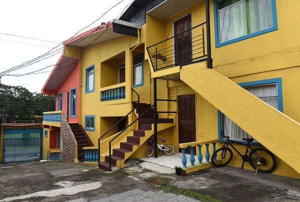 Front of property - Wise Living CR (San Juan)